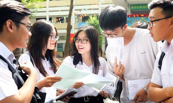 Trường Đại học Kinh tế - Tài chính TP.HCM công bố điểm chuẩn xét tuyển học bạ năm 2024
