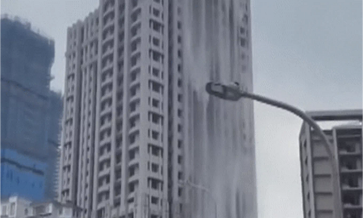 Động đất ở Đài Loan: Cận cảnh bể bơi dậy sóng, nước trút ào ào từ tầng thượng xuống dưới 