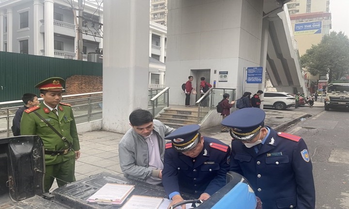 Hà Nội:  Tăng cường kiểm tra , xử lý vi phạm thu gom, vận chuyển rác thải sinh hoạt