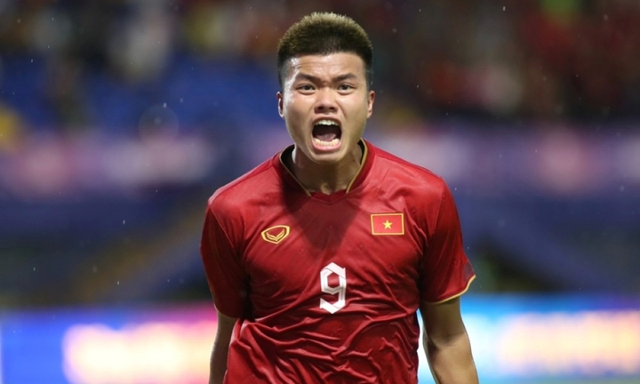 HLV Hoàng Anh Tuấn gọi vua phá lưới SEA Games để thay thế cho người này