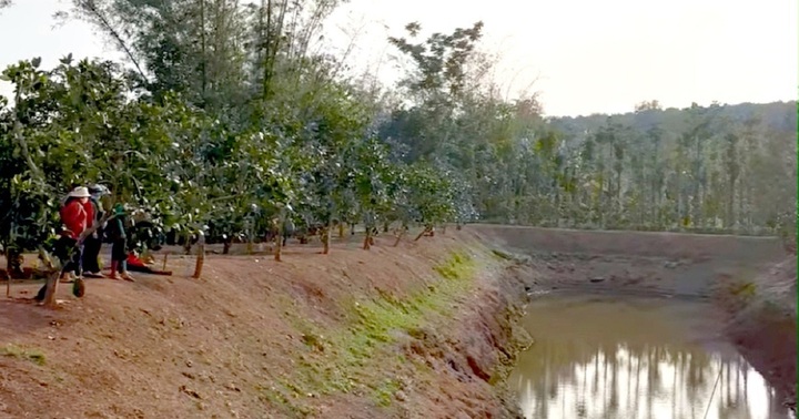 Phát hiện thi thể hai học sinh bị đuối nước dưới ao