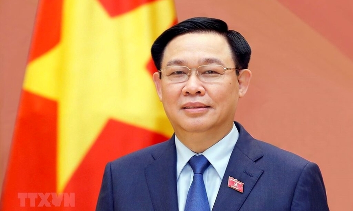 Chủ tịch Quốc hội Vương Đình Huệ lên đường thăm chính thức nước Cộng hòa Nhân dân Trung Hoa