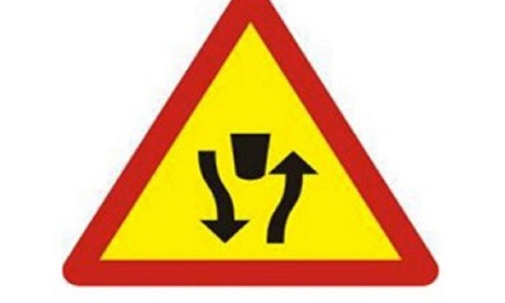 Gặp biển báo bắt đầu đường đôi cần làm gì?