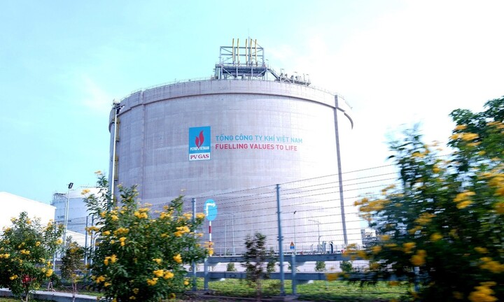 PV GAS cung cấp 70.000 tấn LNG cho EVN để sản xuất điện