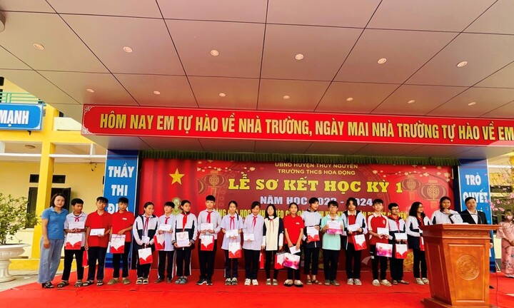 TRƯỜNG THCS HOA ĐỘNG (H. THỦY NGUYÊN, HẢI PHÒNG): Giáo dục chất lượng toàn diện