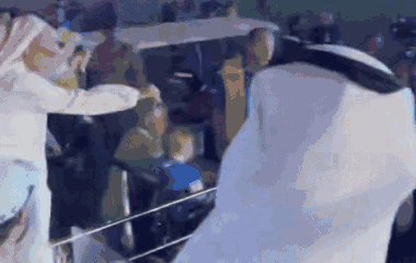 CĐV lấy roi quật cầu thủ sau thất bại trận chung kết Siêu Cúp Saudi Arabia 2024 