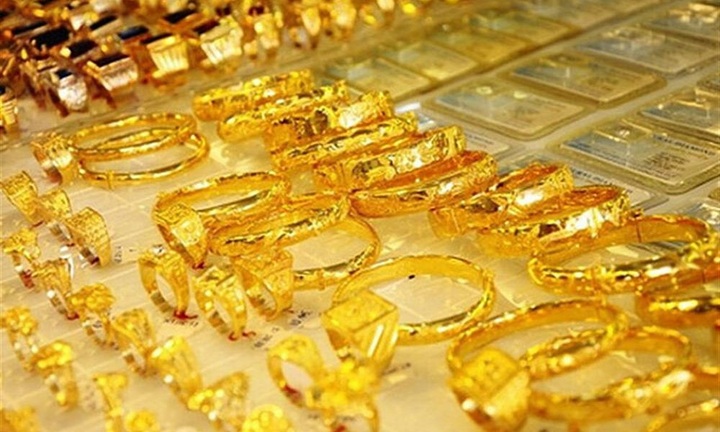 Thủ tướng yêu cầu xử lý tình trạng chênh lệch giá vàng miếng trong nước và thế giới