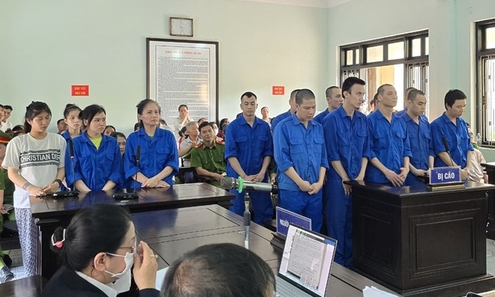 Tổ chức bay lắc ma tuý trong quán karaoke, 16 đối tượng nhận
