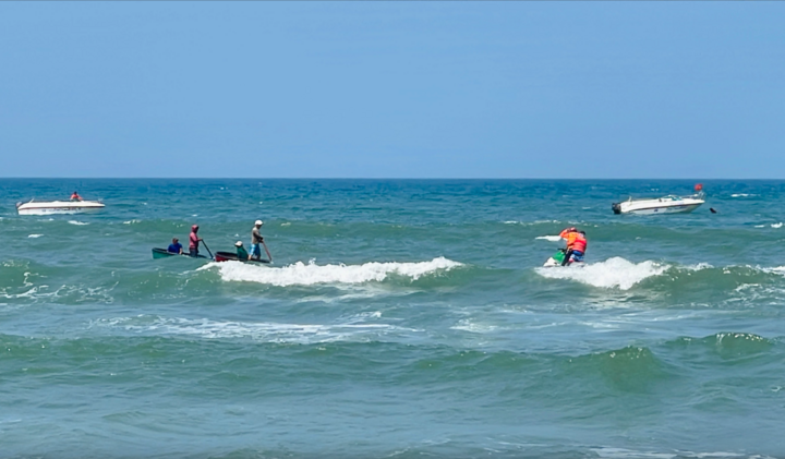 Vụ 2 anh em song sinh 14 tuổi mất tích khi đi tắm biển ở Đà Nẵng: Tìm thấy 1 thi thể