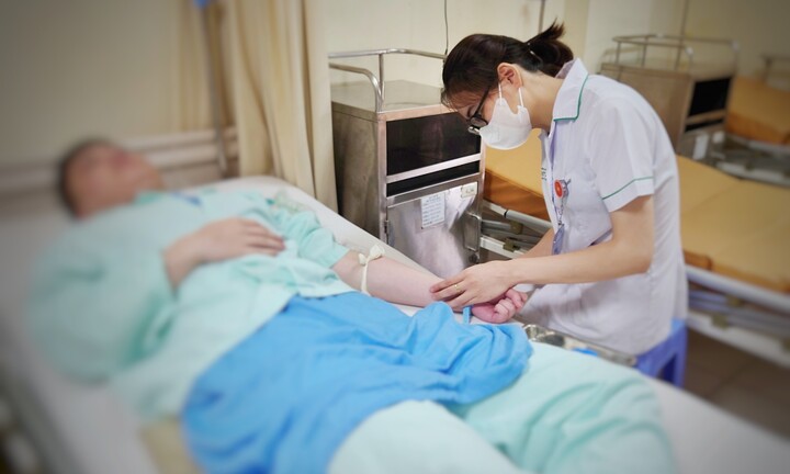 Nam thanh niên nhập viện cấp cứu trong ngày cưới vì dương vật bầm tím