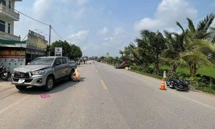 Va chạm với xe ôtô đi ngược chiều, hai sinh viên nữ tử vong thương tâm
