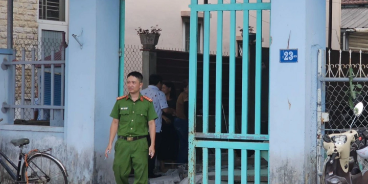 Tháo dỡ ki-ốt, 4 người thương vong vì sập tường