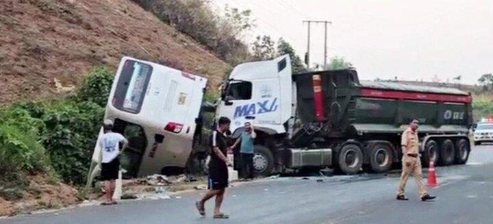Vợ chồng bác sĩ cứu người bị tai nạn ở Kon Tum: Bối cảnh hỗn loạn, người bị thương nằm la liệt
