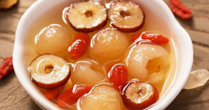 Uống nước táo đỏ khô có tác dụng gì với sức khỏe?