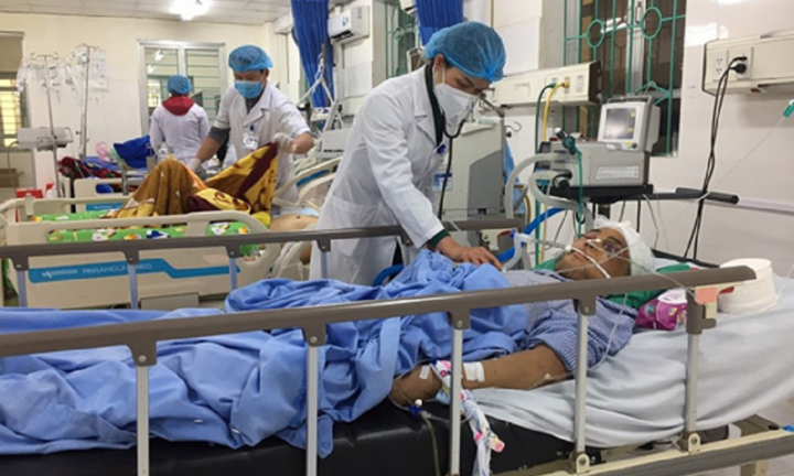 Kinh nghiệm bao phủ bảo hiểm y tế trên thế giới và thực tiễn ở Việt Nam