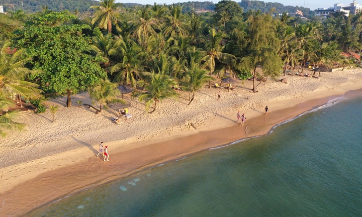 Giá vé dịp nghỉ lễ 30/4 - 1/5 tăng cao, người Việt ồ ạt chọn tour du lịch nước ngoài