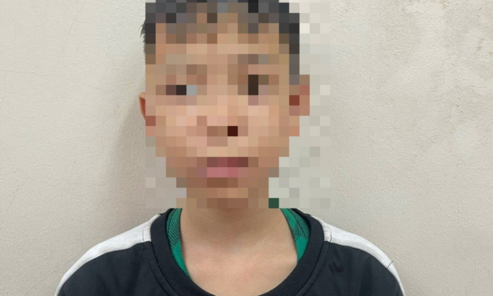 Thiếu niên 13 tuổi giả vờ mượn điện thoại rồi cướp ở Quảng Ninh 