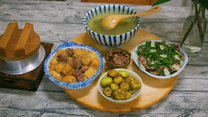 Thực đơn tiết kiệm cho 1 người: Ăn ngon, no lâu, chỉ từ 30.000 đồng/bữa