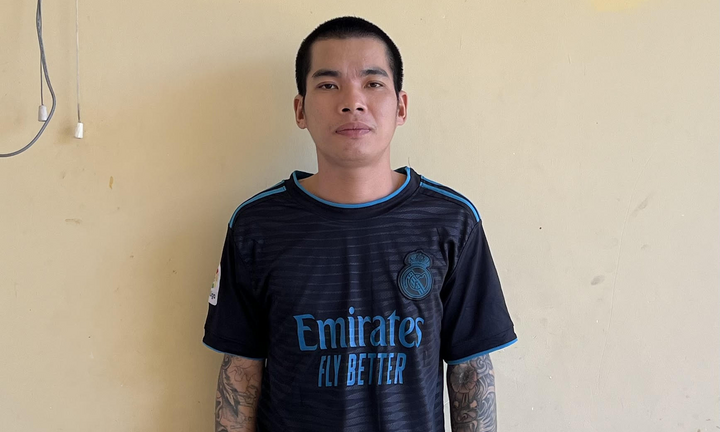 Khởi tố 