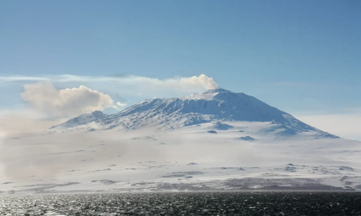 Khám phá ngọn núi nhả ra vàng quanh năm nhưng không ai tới nhặt