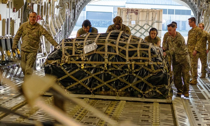 Rộ tin Mỹ chuẩn bị gói viện trợ “lớn hơn bình thường” cho Ukraine