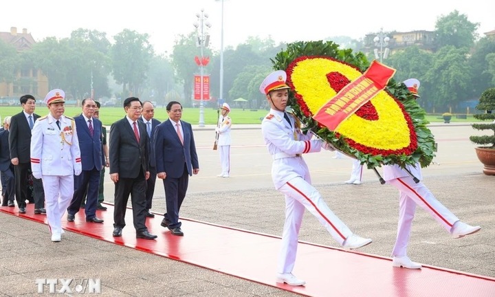 Lãnh đạo Đảng, Nhà nước  vào Lăng viếng Chủ tịch Hồ Chí Minh 