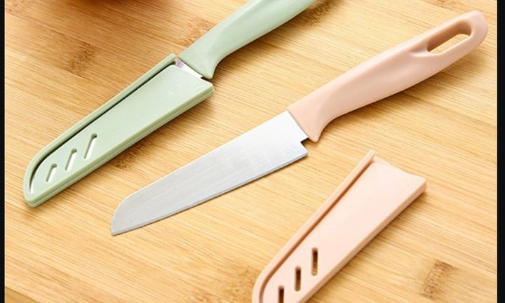 Mang dao gọt hoa quả ra đường có thể bị xử phạt