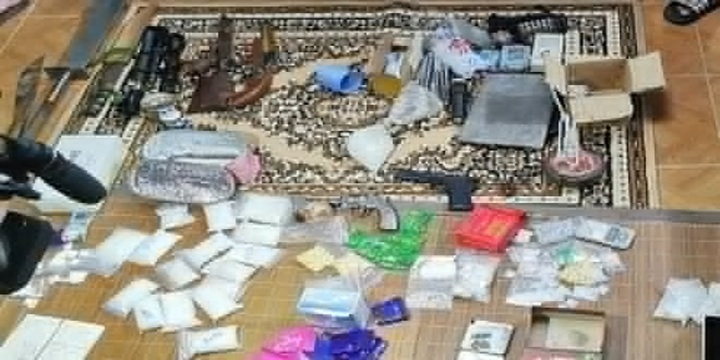 Triệt phá đường dây mua bán ma túy liên tỉnh, thu giữ 2 súng ngắn