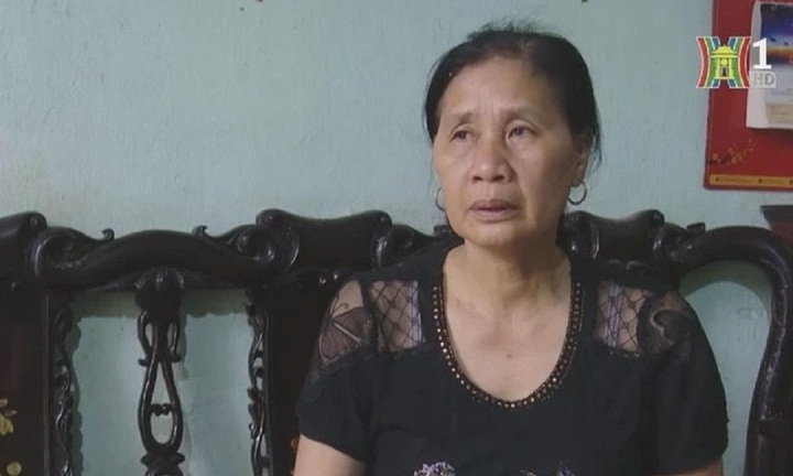 Cô bán hàng rong bị tố 