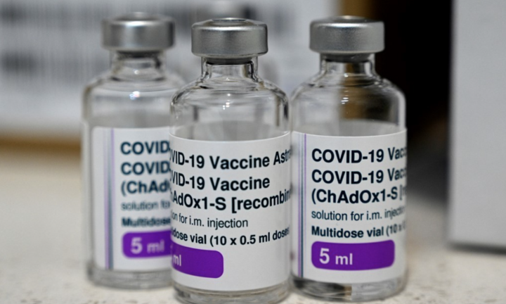 Chuyên gia nói gì về việc vaccine AstraZeneca có thể gây đông máu?