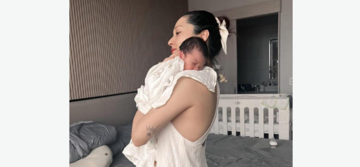 Người thân tiết lộ về thời điểm Bảo Anh phát hiện đang mang thai con đầu lòng