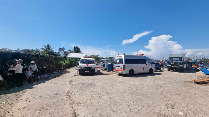 Làm rõ vụ một thuyền viên rơi xuống biển khu vực cảng cá La Gi