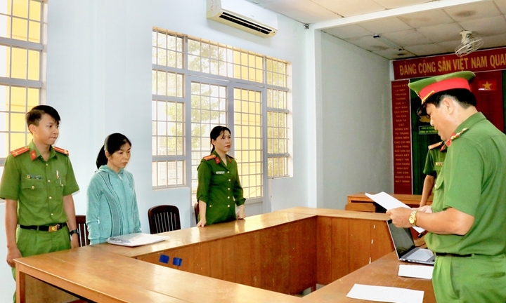 Bắt nữ kế toán trưởng Trung tâm y tế chỉ đạo cấp dưới tự ý thu tiền viện phí
