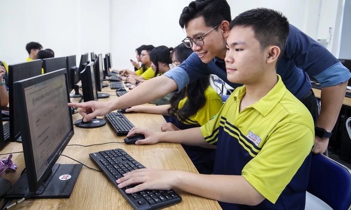 Hơn 1 triệu thí sinh đăng ký dự thi trực tuyến Kỳ thi tốt nghiệp THPT năm 2024