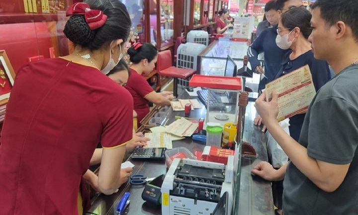 Giá vàng liên tục “nhảy múa