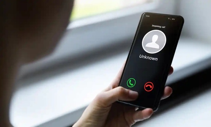 Cụ bà mất gần 18 tỷ đồng sau khi nghe cuộc điện thoại
