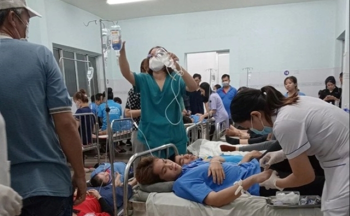 Vụ gần 100 công nhân nghi ngộ độc: Tạm ngừng hoạt động công ty cung cấp thức ăn 