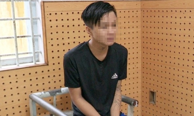 Bắt đối tượng tấn công người đi đường, ném đá xe khách trên cao tốc