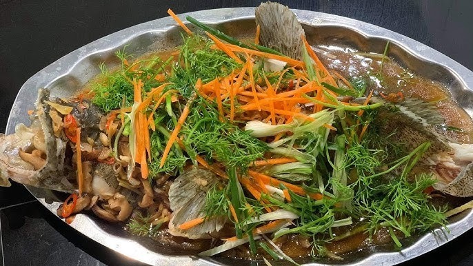 Đổi mới thực đơn cho cả nhà bằng món cá hấp xì dầu thanh đạm, dễ làm tại nhà