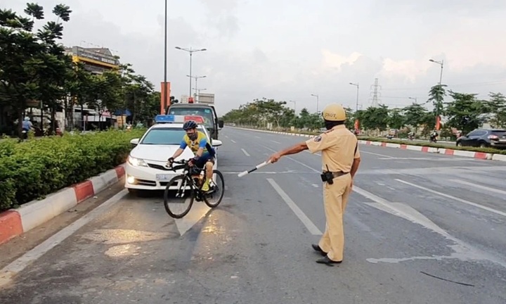 Mức xử phạt lỗi xe đạp vượt đèn đỏ là bao nhiêu?