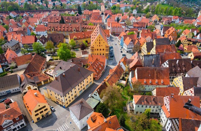 Thị trấn đặc biệt được dát từ 72.000 tấn kim cương nhưng không ai ăn trộm