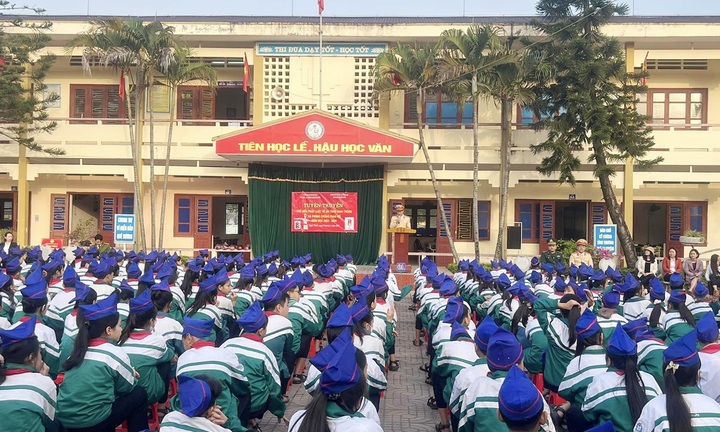 Nghệ An: Giáo viên khuyên học sinh không thi lớp 10 để 