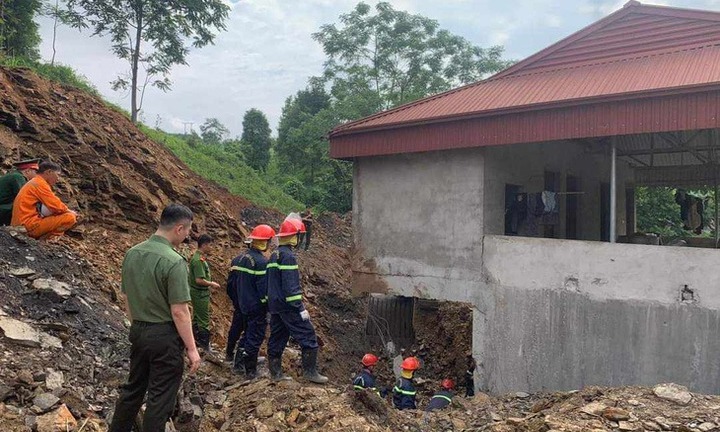 Vụ sạt lở 3 người chết: Chủ nhà kể lại giây phút mất người thân