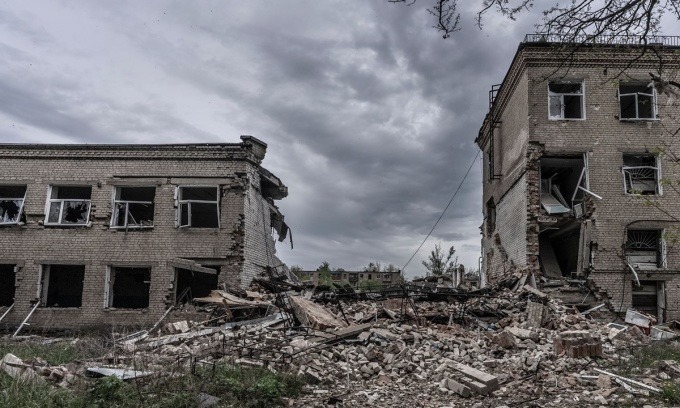 Phòng tuyến Ukraine ở Chasov Yar rơi vào thế 