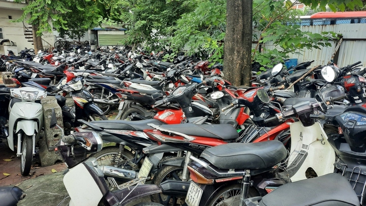 Bị CSGT giam xe nếu hư hỏng có được bồi thường?