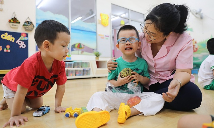 Trường mầm non công lập ở TP.HCM được giữ trẻ 2 tháng hè, cần đảm bảo điều gì?