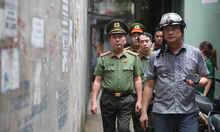 Vụ cháy ở phố Trung Kính, 14 người chết: Thứ trưởng Bộ Công an tới hiện trường