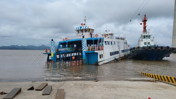 Tin thời sự mới nhất ngày 27/5: Khắc phục sự cố chìm phà tại bến Đồng Bài