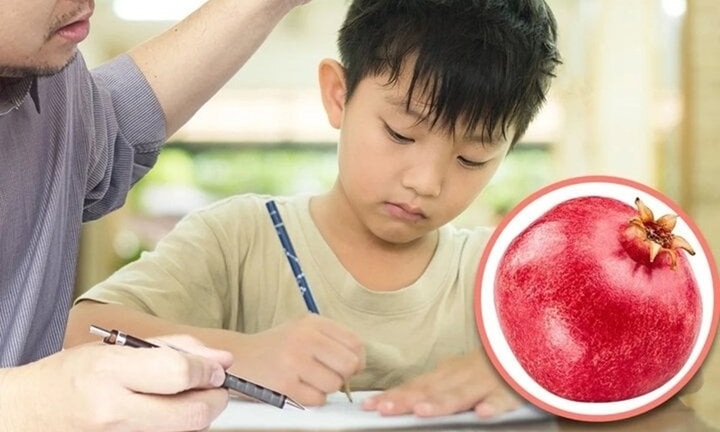 Tức giận vì con không giải được bài, ông bố ném trái lựu làm vỡ lá lách con