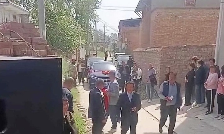 Dở khóc dở cười, chú rể đón dâu sớm 5 hôm và cái kết bất ngờ